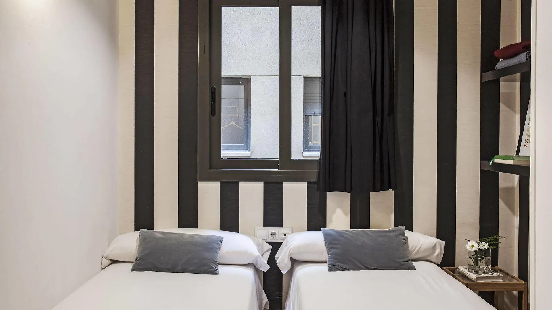 Ainb Eixample-Entenca Apartments Barcelona 0*,
